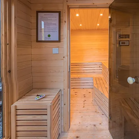 Nad Lipami - Z Sauna I Tarasem Blisko Stoku Sczyrk * Szczyrk