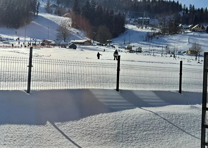 Nad Lipami - Z Tarasem Blisko Stoku Sczyrk شتوروك